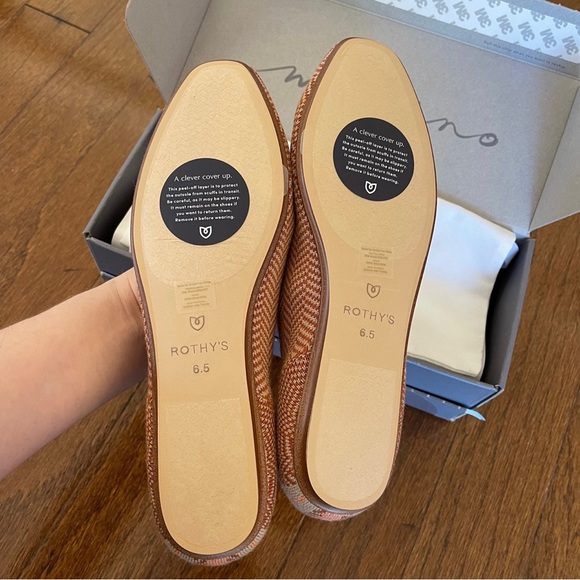 Rothy’s Merino Squares - Camel Herringbone - Picture 2 of 3